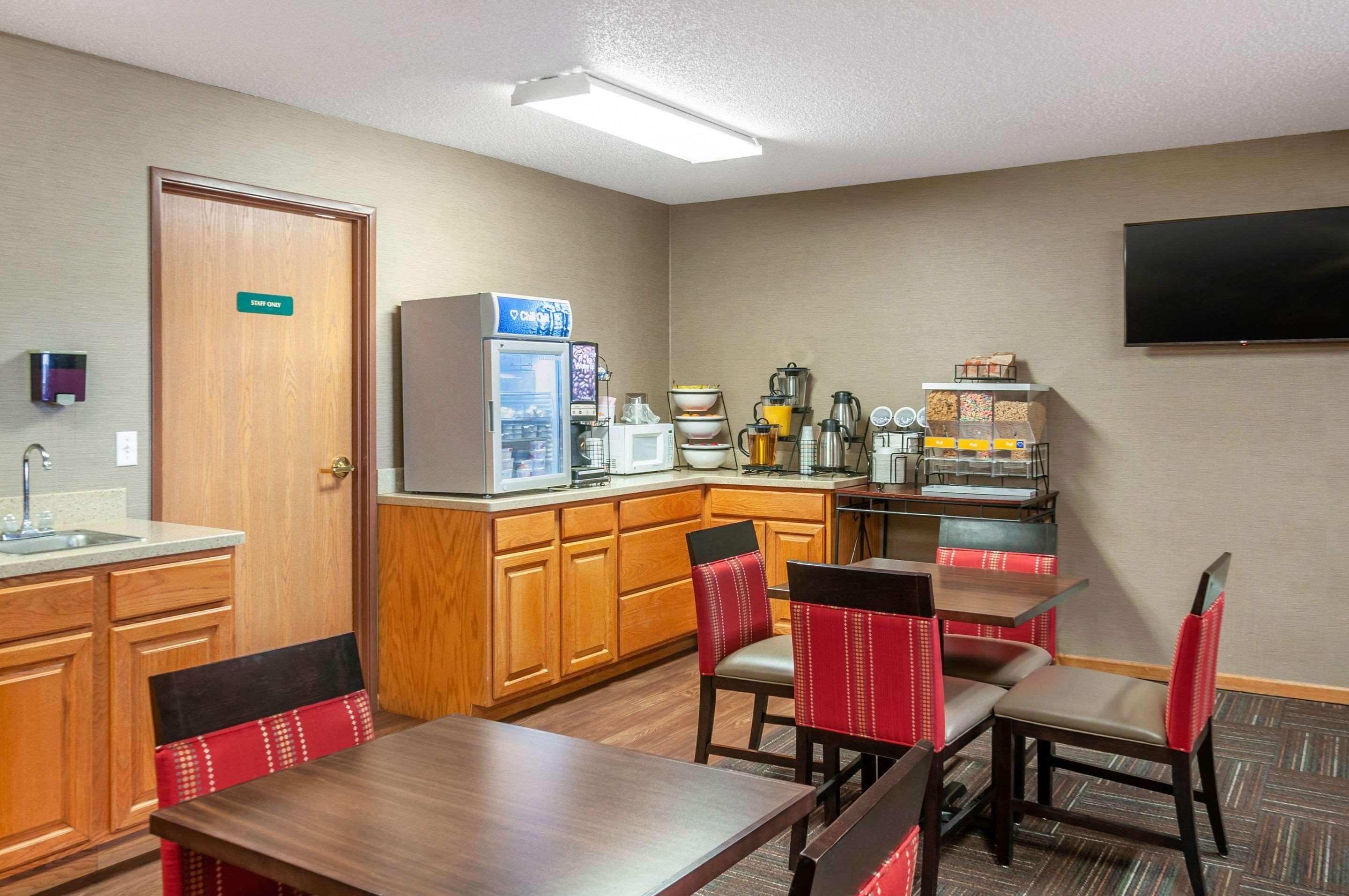 Comfort Inn Dyersville Near The Field Of Dreams Exterior foto