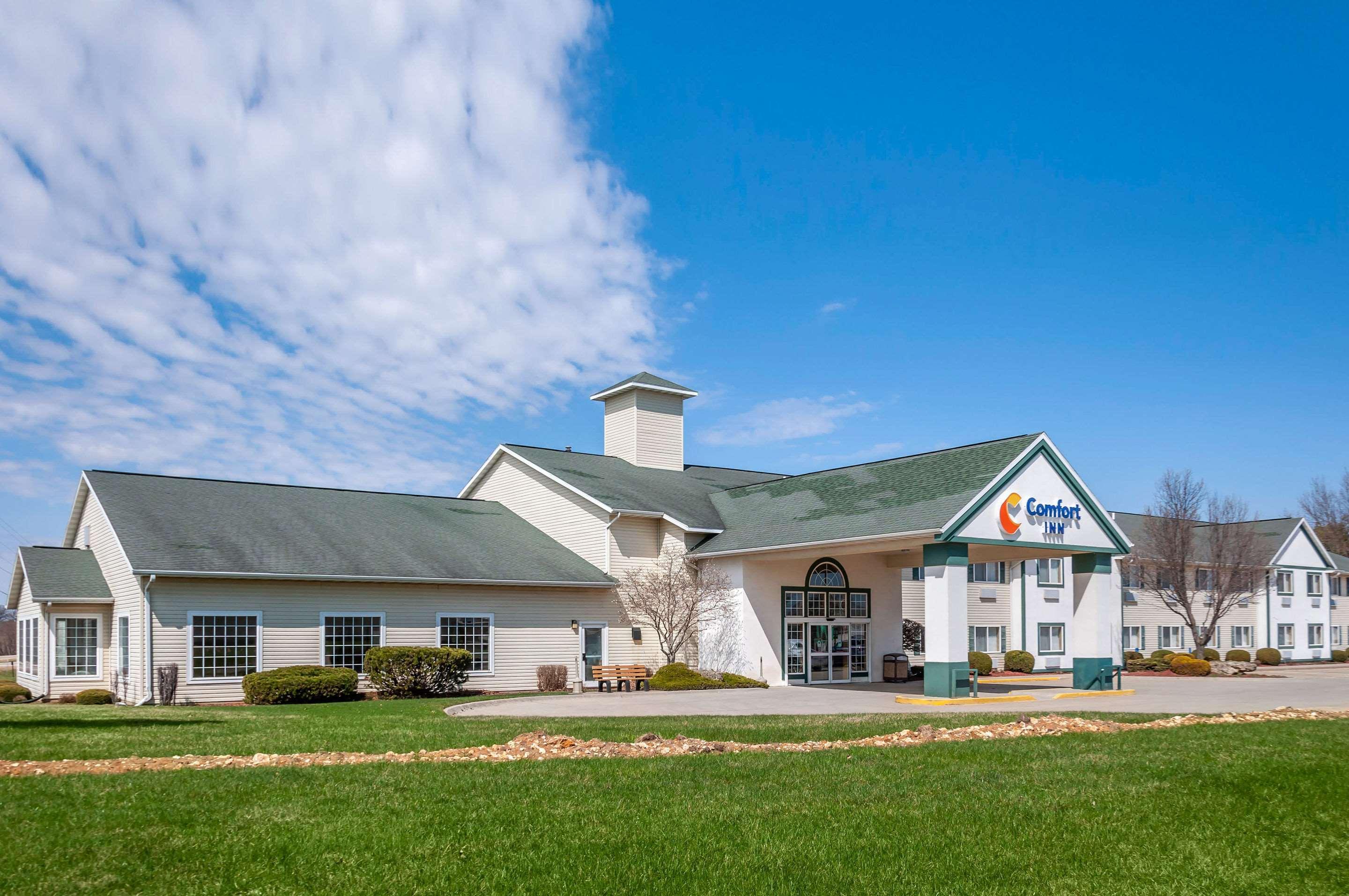 Comfort Inn Dyersville Near The Field Of Dreams Exterior foto